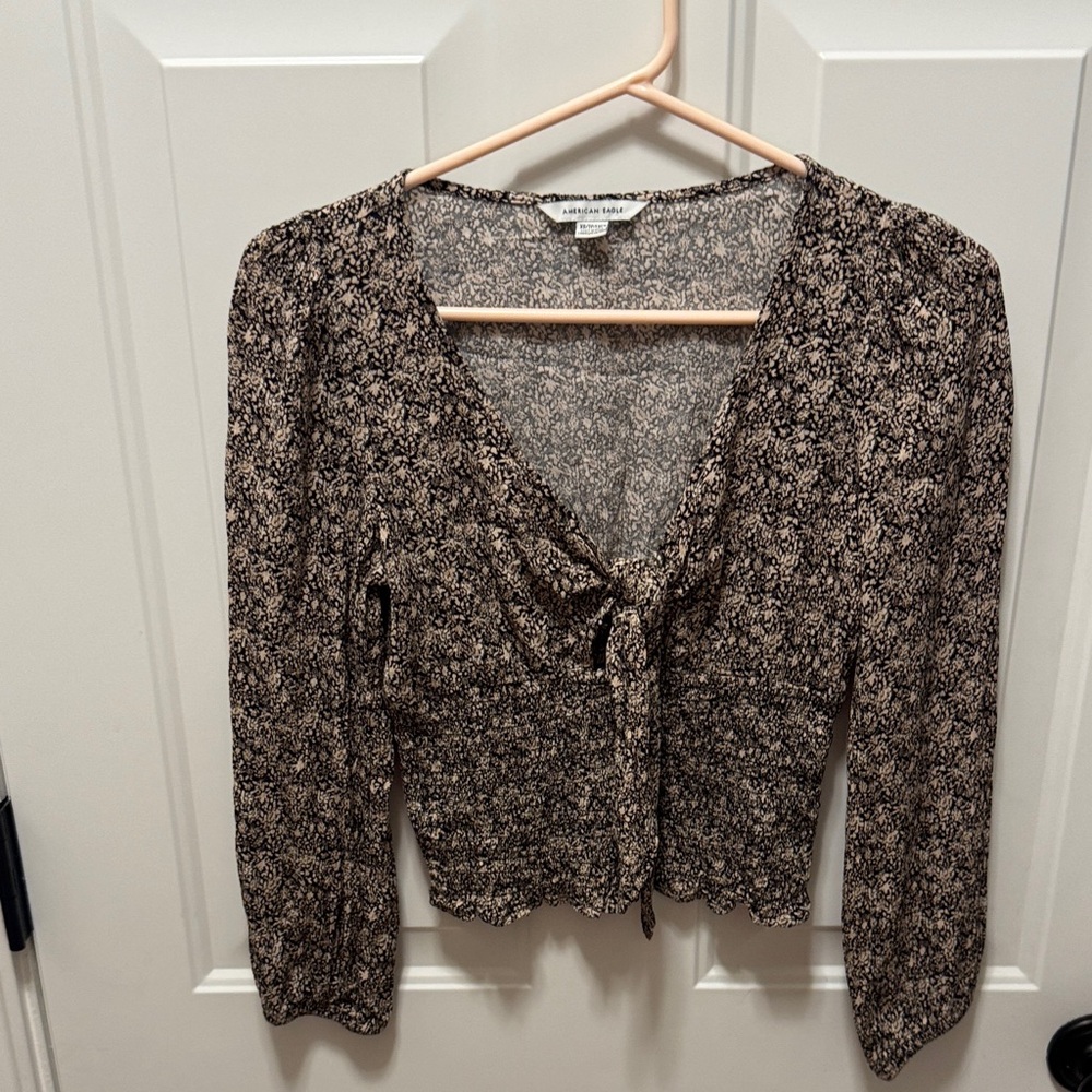 American Eagle Black and Cream Floral Blouse